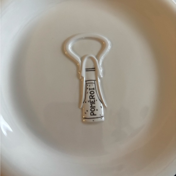 Williams Sonoma embossed white ceramic wine appetizer plates (6) - Picture 3 of 8